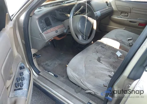 2000 Ford Crown Victoria z USA, uszkodzony, nr VIN 2FAFP73W3YX213686